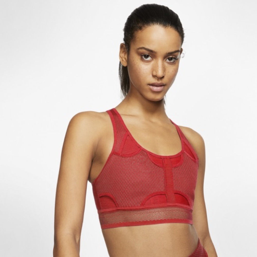 Nike Swoosh UltraBreathe Women's Medium-Support Sports Bra
